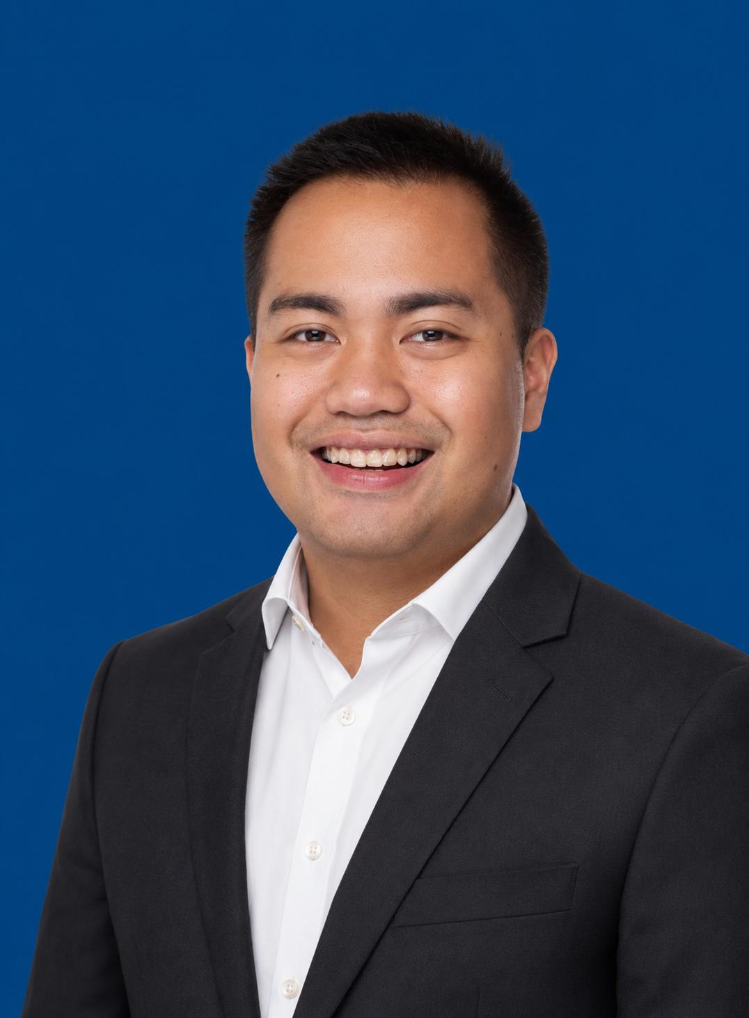 Rovin Distor - About Us - MAS modern tax & accounting Professional corporate portrait of Rovin Distor, Chartered Accountant (CA) and legal expert, for the About Us page
